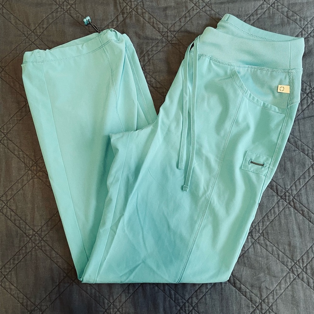 Cherokee Infinity Women’s 4-pocket stretch drawstring scrub pants